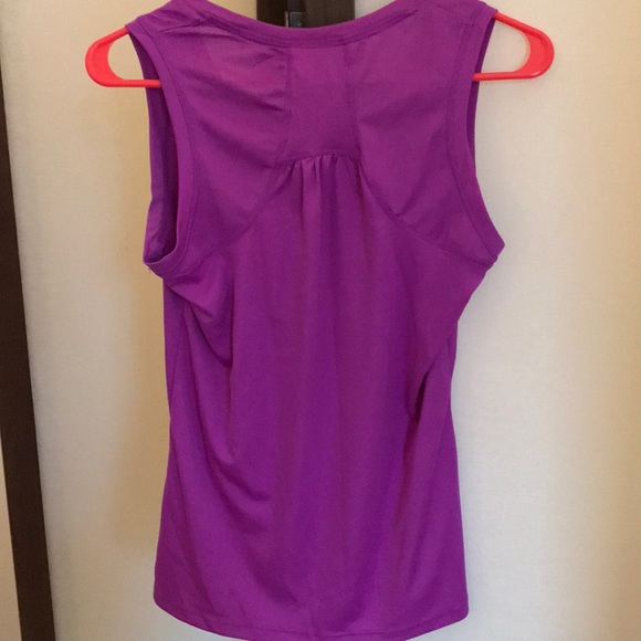 2 Champion Workout Tops - Picture 4 of 7